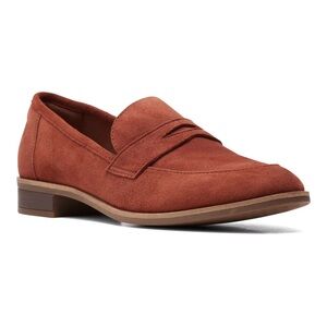Clarks Collection Trish Rose loafer in mahogany size 7 suede leather